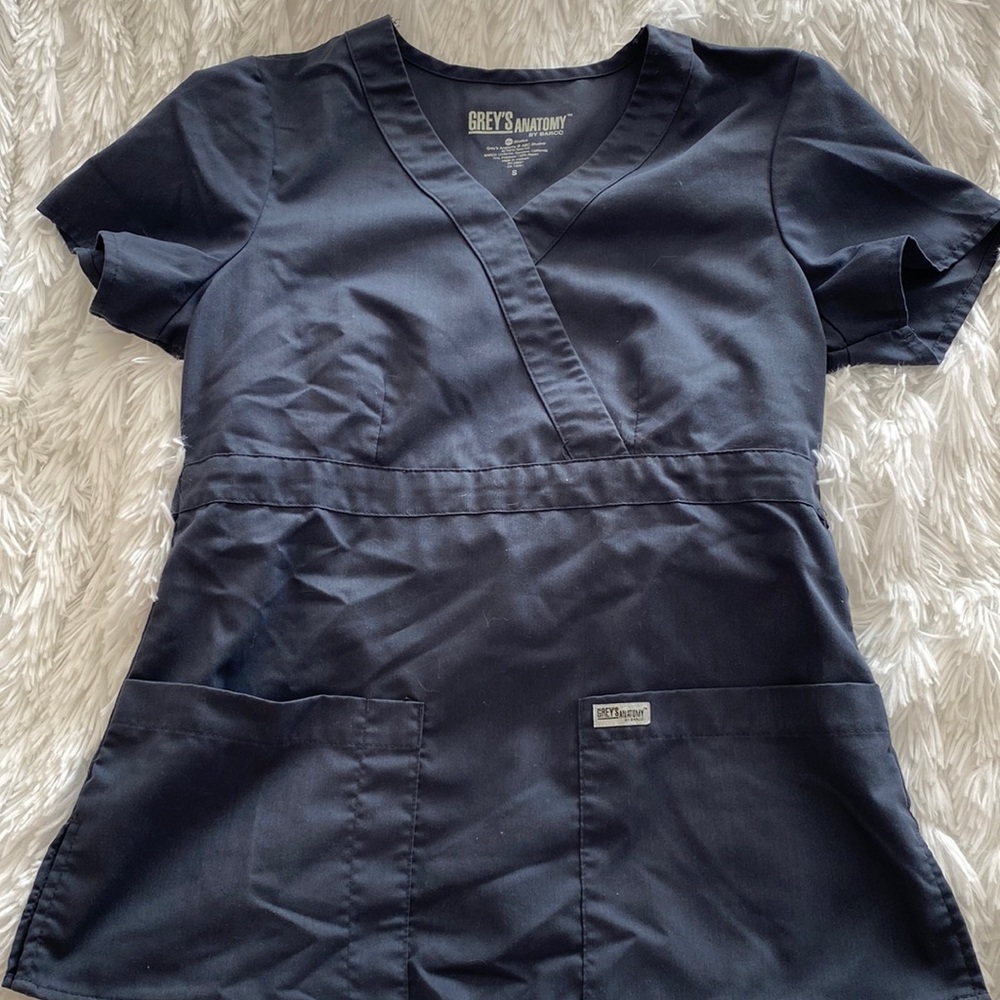 S grey greys anatomy scrub top